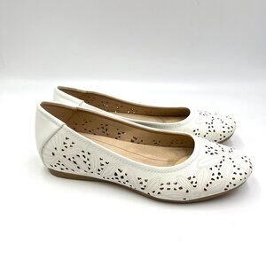 Baretraps Womens Size‎ 7.5 Mariah Lasercut White Ballet Flats Shoes